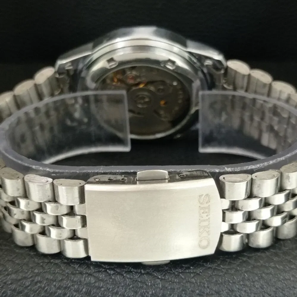 Vintage 1986 Seiko Automatic Mens Silver Watch W/daydate & Black accents